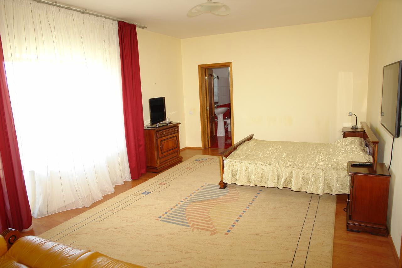 Pensiunea Casa Benko Bacău Esterno foto