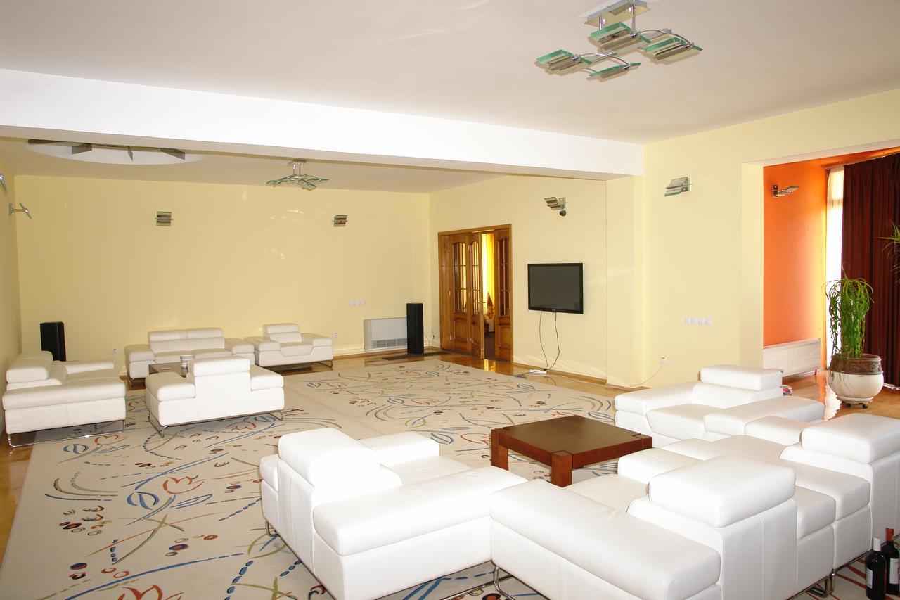 Pensiunea Casa Benko Bacău Esterno foto